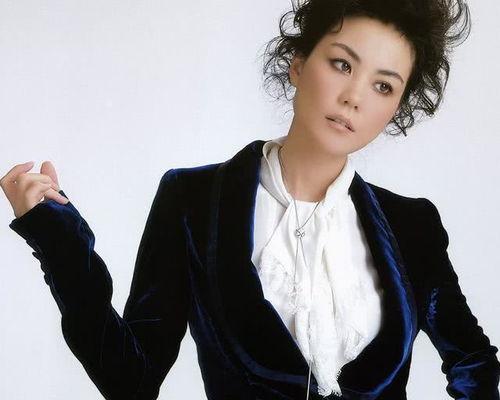 第一位明星是谁,揭秘首位明星的崛起之路