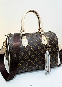 周大福明星同款包包,时尚潮流的璀璨之选